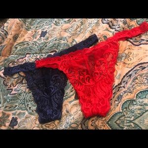 Natori feathers thongs